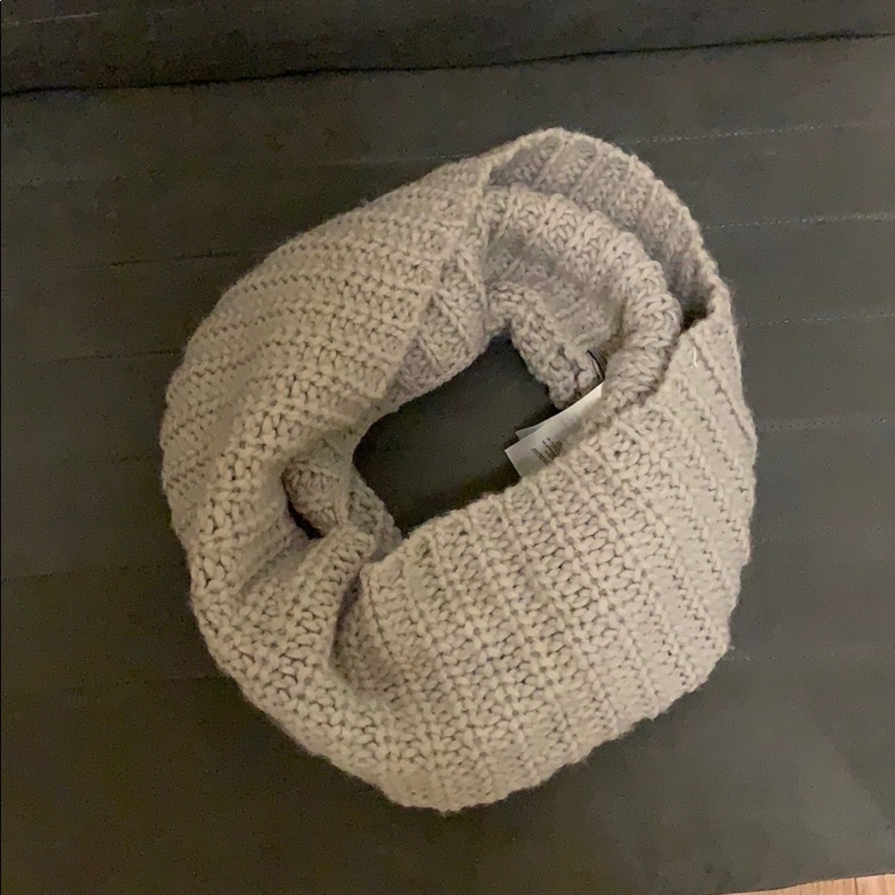 Gap rib stitch cowl